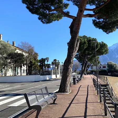 Vicolo Fiori, Appena Ristrutturata, Centralissima E Ad Un Passo Dal Lago!