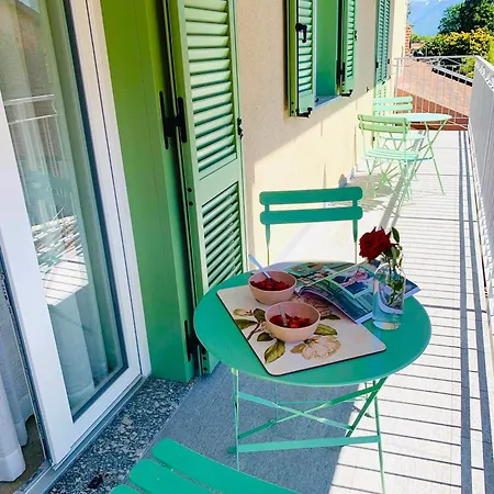 Apartment Vicolo Fiori, Appena Ristrutturata, Centralissima E Ad Un Passo Dal Lago! Domaso