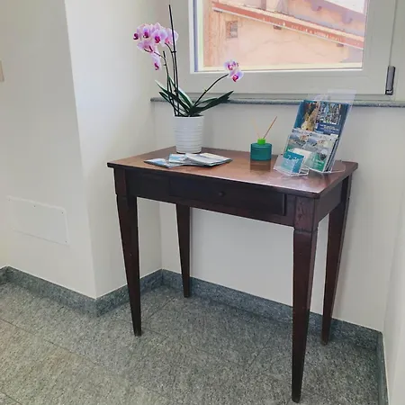 Vicolo Fiori, Appena Ristrutturata, Centralissima E Ad Un Passo Dal Lago! Домазо