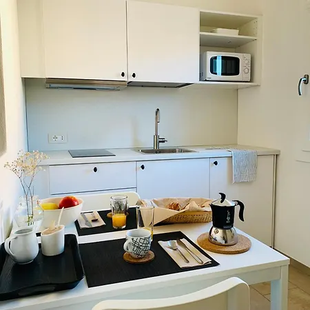 Apartment Vicolo Fiori, Appena Ristrutturata, Centralissima E Ad Un Passo Dal Lago! *