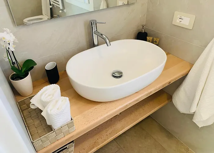 Casa Vicolo Fiori, Vicinissima Al E In Zona Tranquilla Lejlighed Domaso