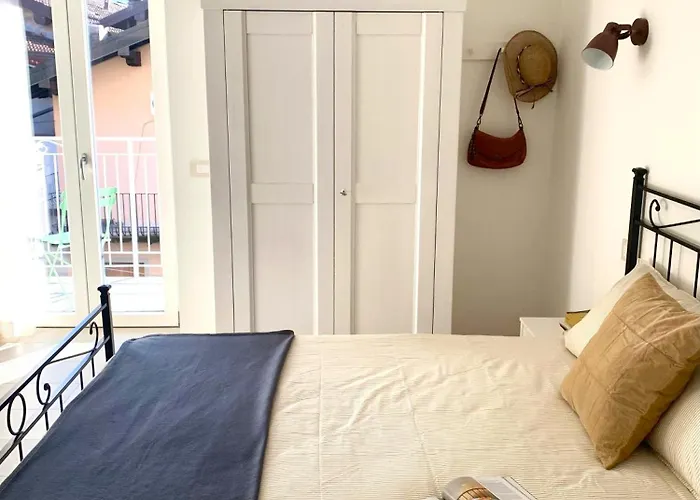Lägenhet Casa Vicolo Fiori, Vicinissima Al E In Zona Tranquilla *